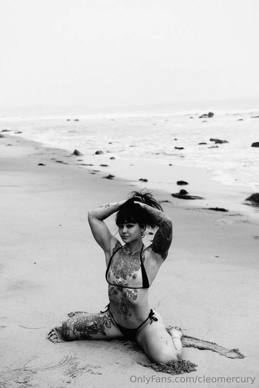 Ditch the clothes and let’s have some fun! 😍 1