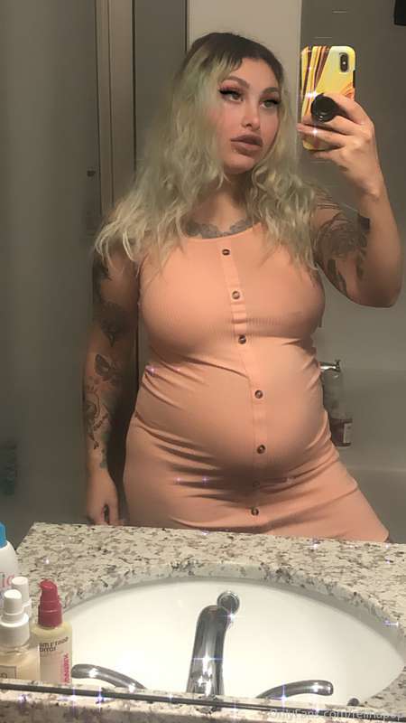 does this dress make me look preggo? we do loooove tight top.. 2
