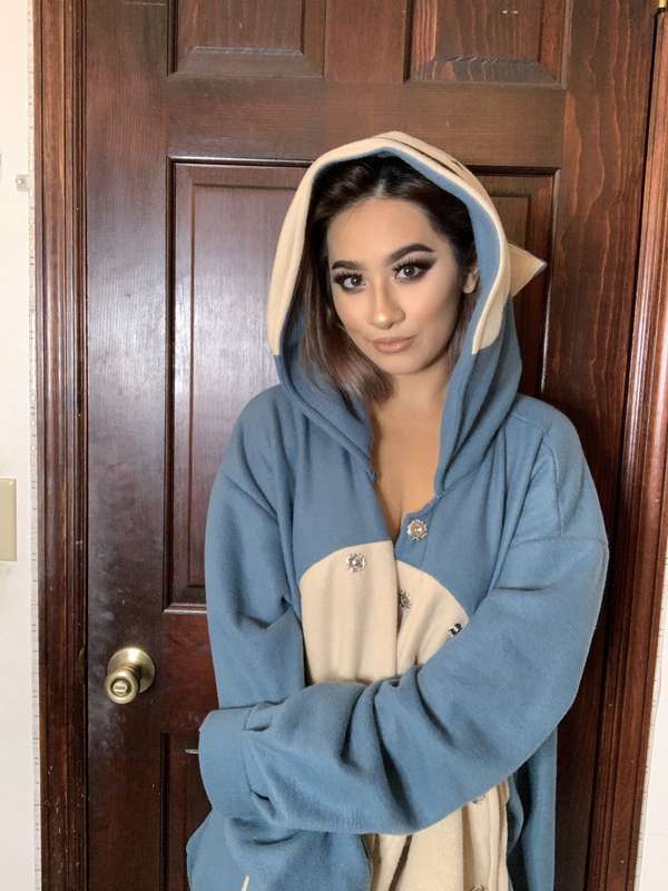 Swipe to undress Snorlax 🤪💙 first set of the day 🙏
