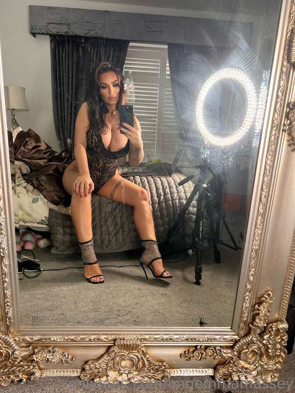 Look at my new toy, ha! Now tip on this post and let me send..