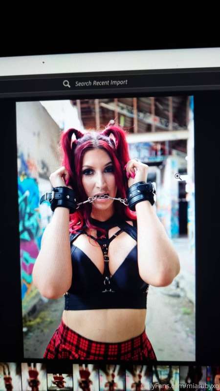Just a tease from my latest photoshoot who's excited!?