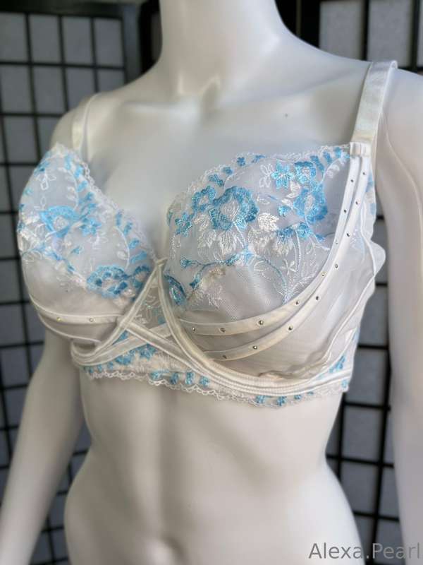 Just went though my whole daily worn bras collection and whe.. 2