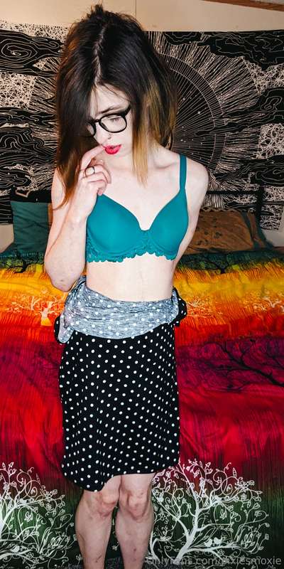 Pixiesmoxie - Onlyfans - 04 Apr, 2024