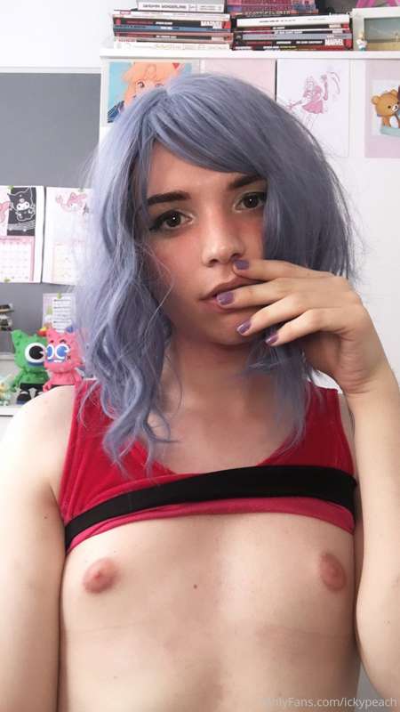 I’m working on a little set right now so here’s a tiny tiddy.. 4