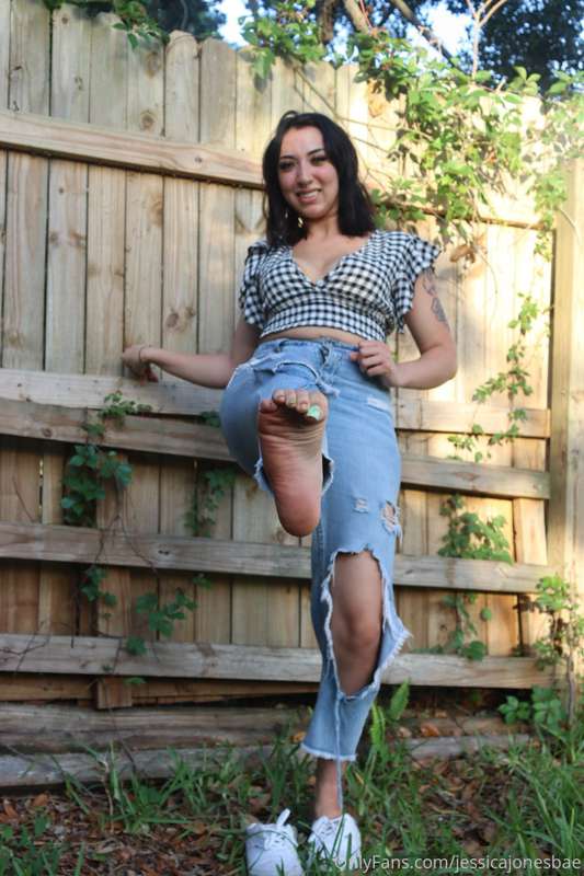 Who loves my big feet and wants a giantess custom ;) *photos.. 9