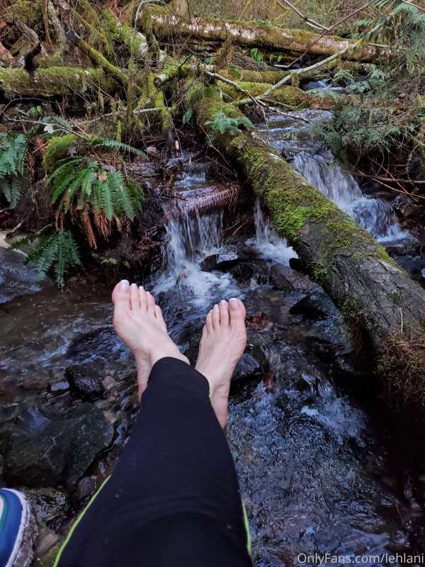 I love hiking btw 😇 5