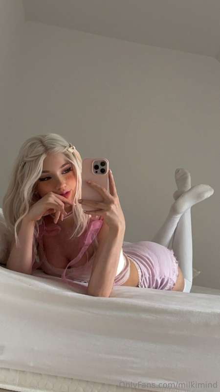 Waiting for your DM 😘