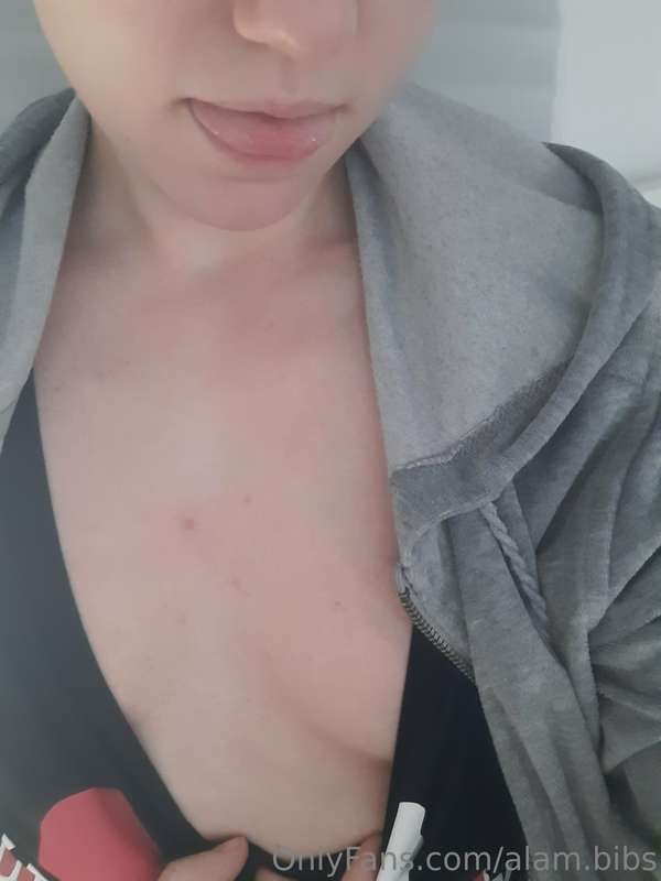 My chest is so ugly! Oh god, it's not good for new photos, b..
