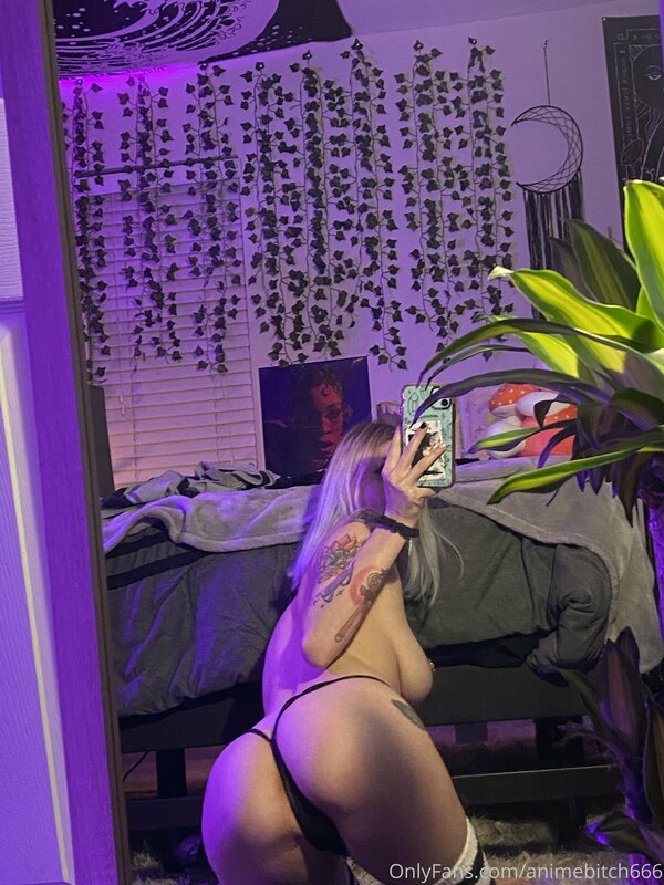 about to get my new leg piece all finished ? hope everyone i.. 2
