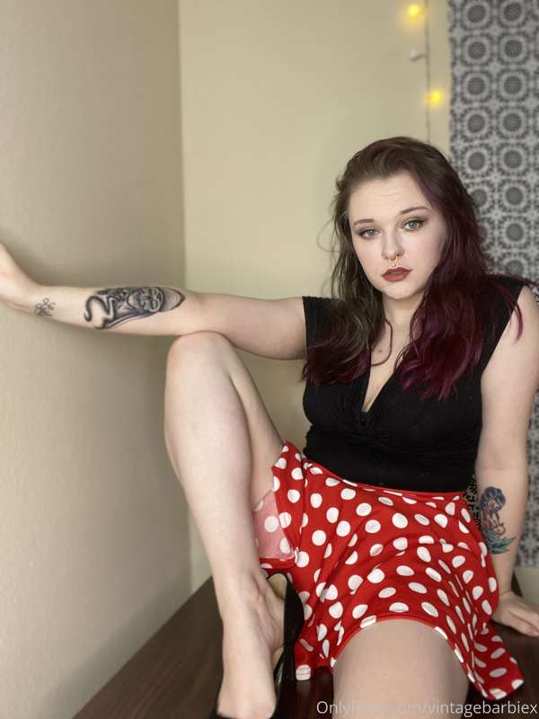 Who wants to see all of my pinup shoot just shot TONIGHT?!