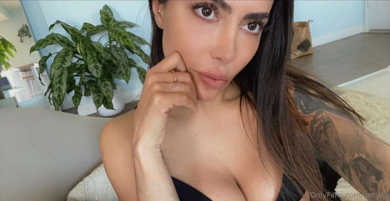 Confess if you're horny right now...