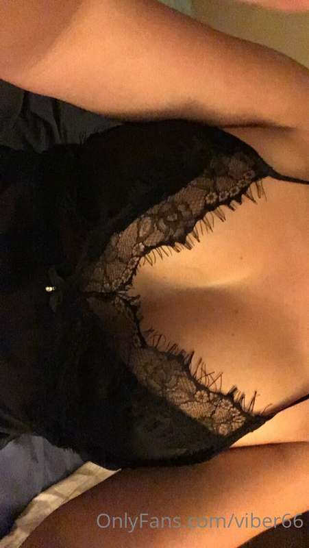 Wish I had someone to cuddle up with in bed tonight 💋🥰