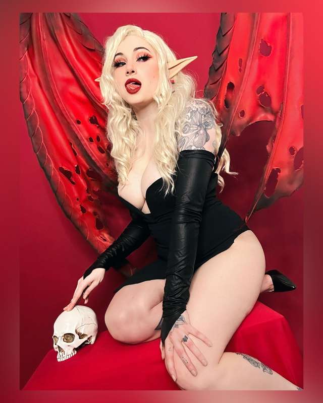 Come here & give me a taste 🩸😈  (Character by bbyBlueMochi)