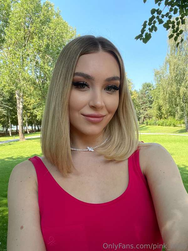 Beautiful people are🥰🥰 attractive they are always smiling, h..