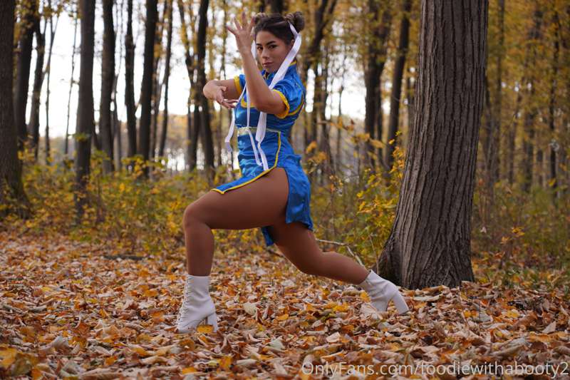 The last photo dump from this cosplay. 9