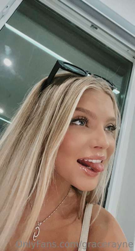 seeing any family or friends this week babe?