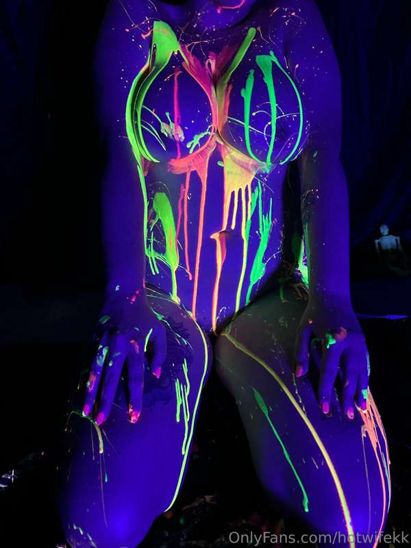 Had a super fun time taking these black light paint photos f.. 4