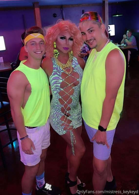 Alil neon never hurt no one 💋 1
