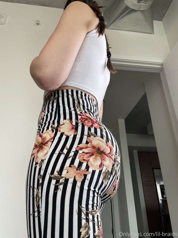 My favorite position- reverse cowgirl 🤠 

**tip** *$10* for .. 3