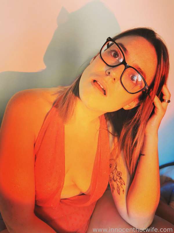Innocenthotwife - Fansly - 04 Oct, 2021 1