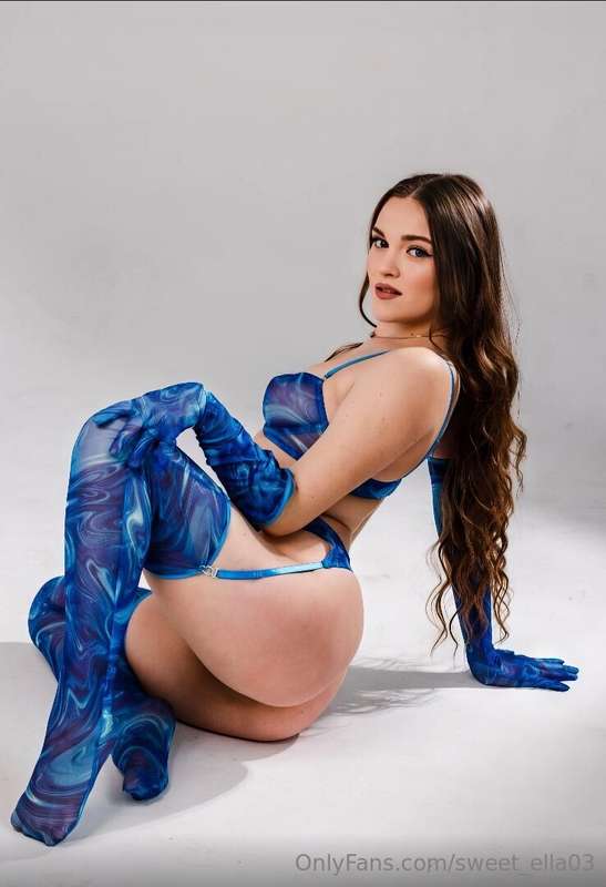 💙 𝗙𝗥𝗘𝗘 𝗢𝗡𝗟𝗬 𝗡𝗢𝗪 💙This hot thing 🍓 @nikky_mocca  🍓 is waiting..