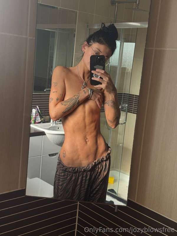 Jozyblowsfree - Onlyfans - 2025-06-18T06:00:26
