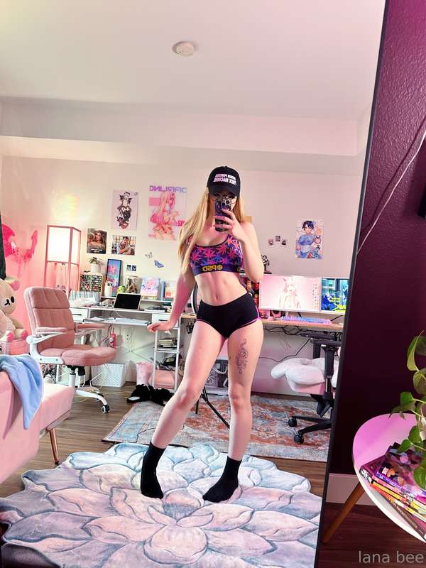 Can u tell ive been hitting the gym? Would u workout with me..