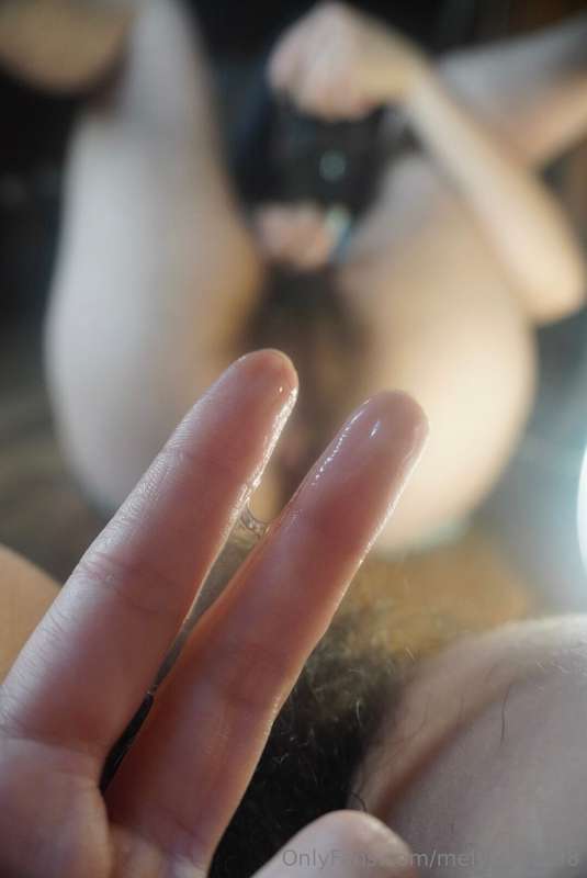 How are my pussy photography skills coming along?📸🐱 3