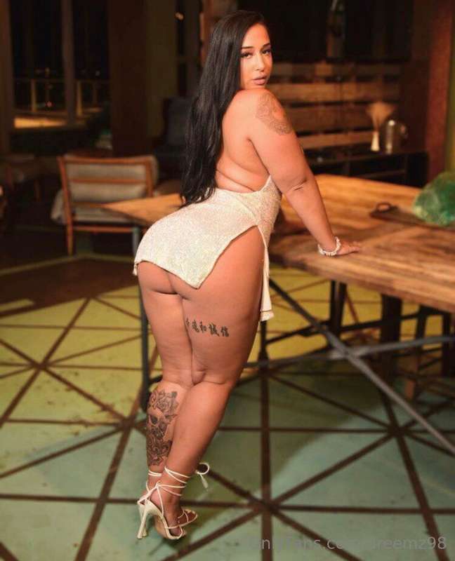 I've got that fat 🍆 of yours on my mind. send me a 🍆 pic?