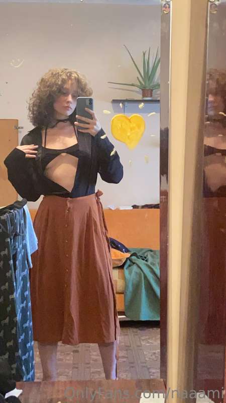 I'm walking a little today. do you like my outfit? 👉👈 😋

@na.. 2