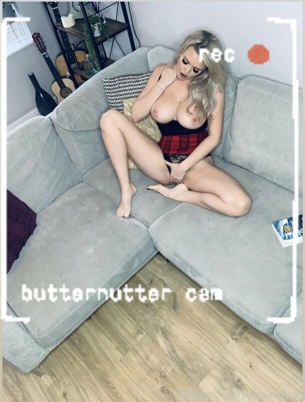 EROTIC TUESDAY- the nanny cam 

After my son was in bed that.. 2