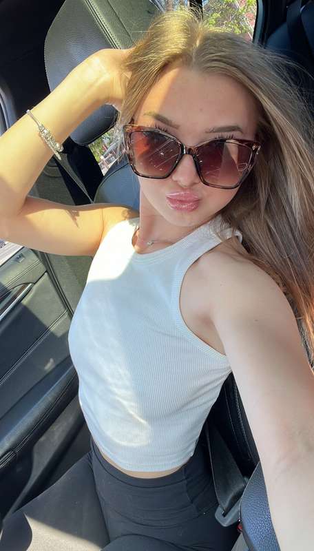 How do you LIKE my outfit? 🙈😉