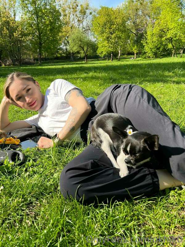Catching some sunshine today with this handsome boy😍😊
Im rea..