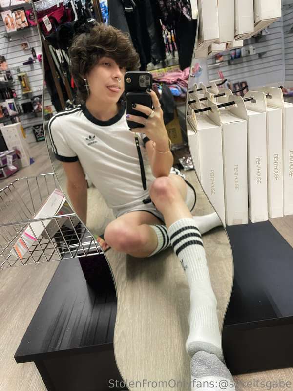 Work gets boring af ~ gotta spice it up 😈 Perks of being a s.. 2