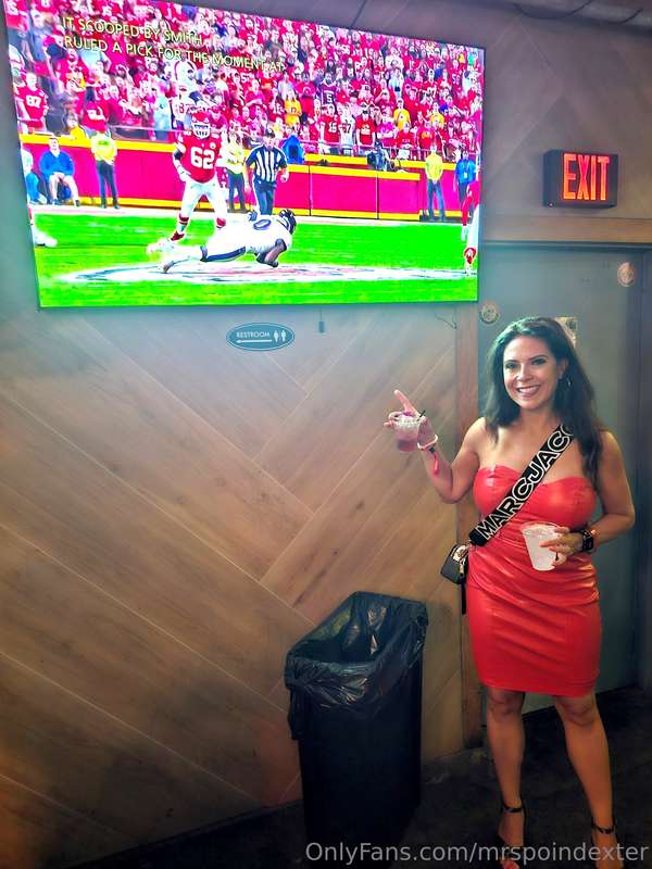I'm at my after-conference cocktail party now. Like my dress..