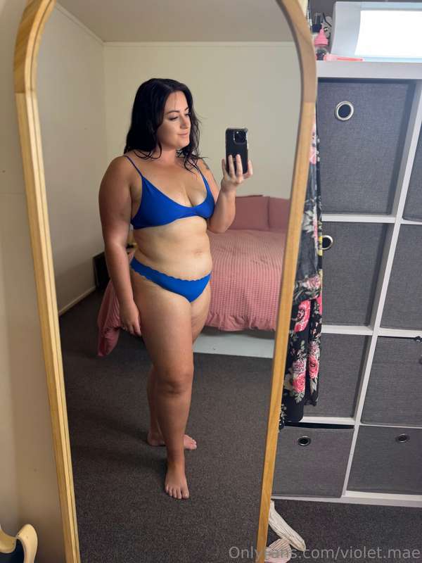 mirror selfies> 4