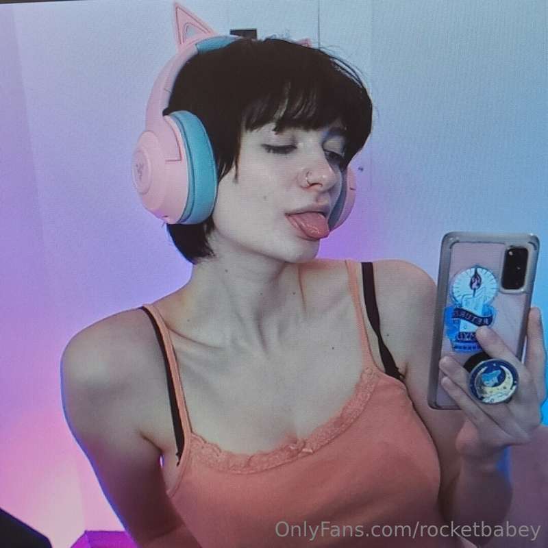 pov: getting flashed by ur favorite streamer 3
