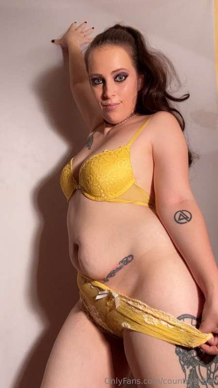 Just cause I love yellow (;