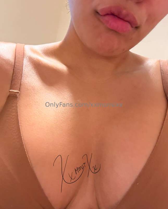 Tell me what you want my big lips to do 😈