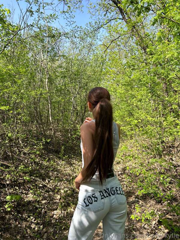 Today I walked in nature and enjoyed the quiet 🌿 fresh air 🌬..