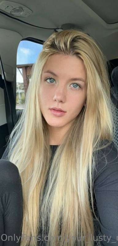 Innocent blonde made a super dirty OF 👅 she just lost her vi..