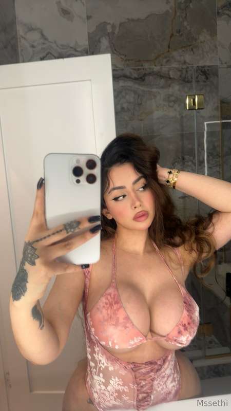 Can you suck on these big titts all night 🥵 you know you wou.. 1