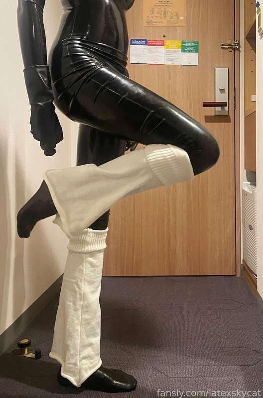 Latexskycat - Fansly - 27 Mar, 2025 8