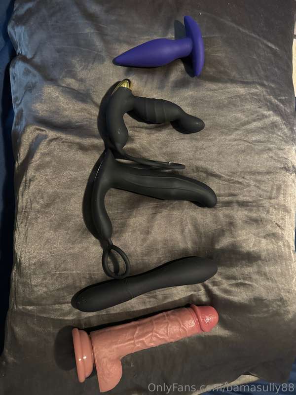 So my 🍑 plan lol starts with using her 😜 then small to large..