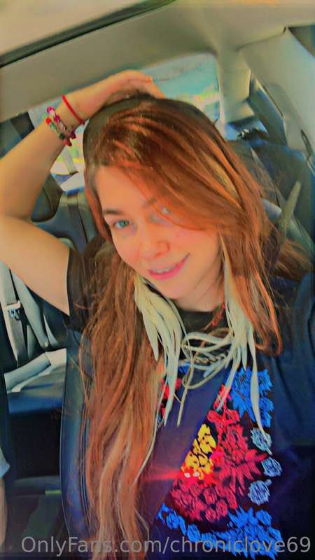 Road trip content!! 🥰🙌🏼💗 got some yummy snacks n hit the roa.. 9