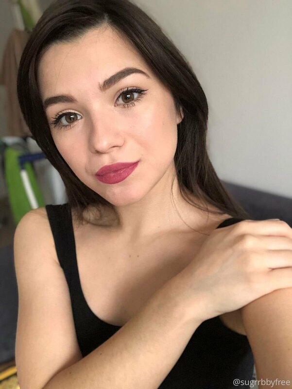DON'T BE RUDE WITH @haylisanders❤ 
SHE IS VERY SHY ? 
 
VIP .. 1