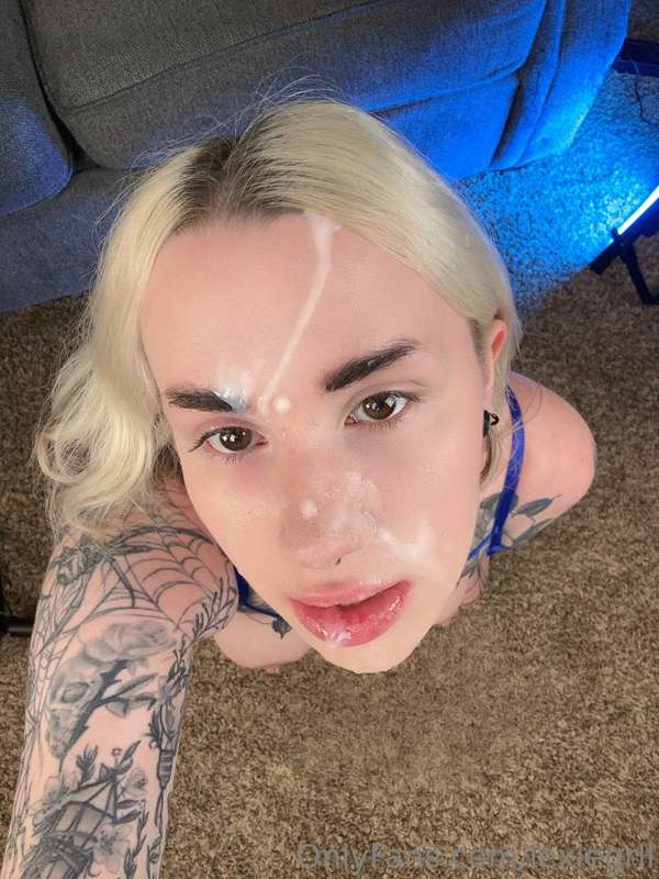 Don’t I look so good with cum on my face 💦 1