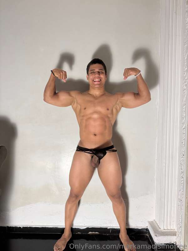 Qué tal suave o duro?www.onlyfans.com/markamadisimo 2