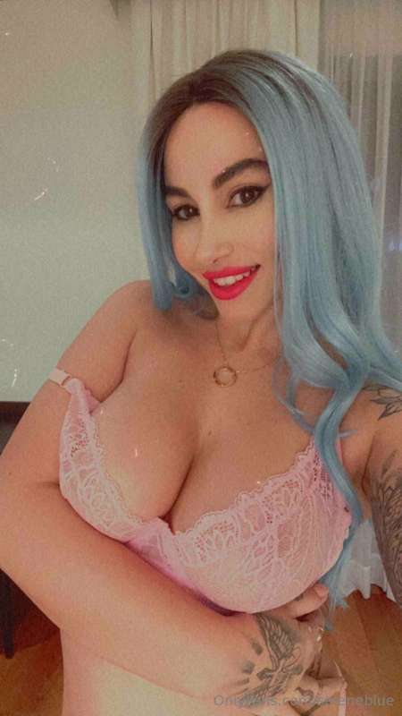 Tight Pussy & lingerie, what’s not to love? 😍😈