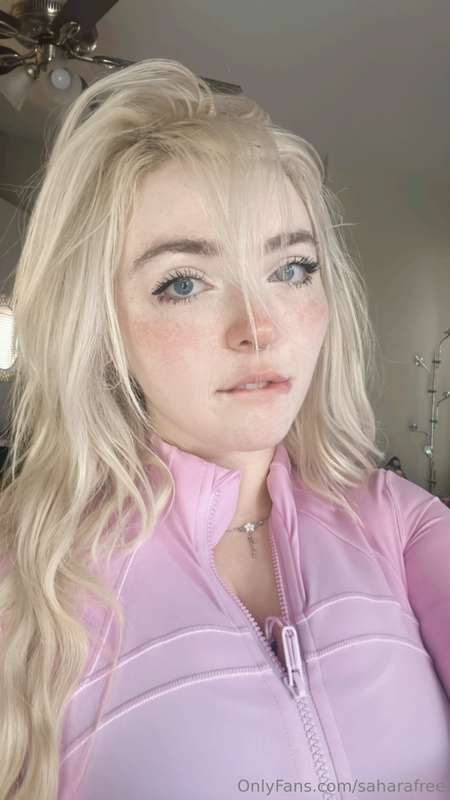 Comment “hi” if you want me to dm you 🥰 2
